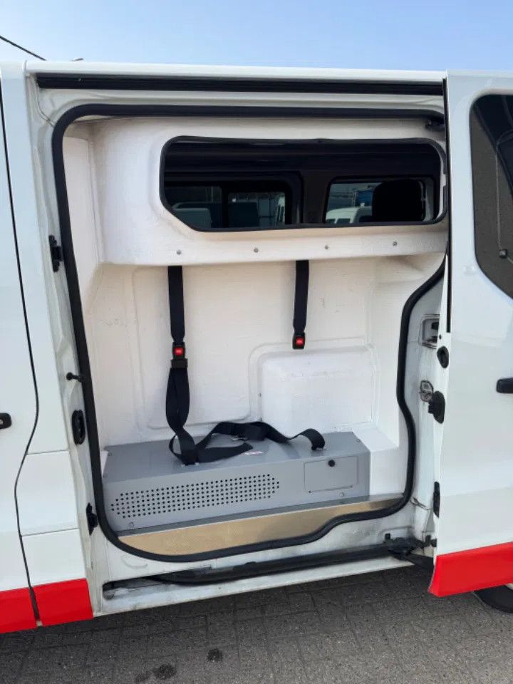 Renault Trafic **AMBULANCE-RETTUNGSWAGEN**