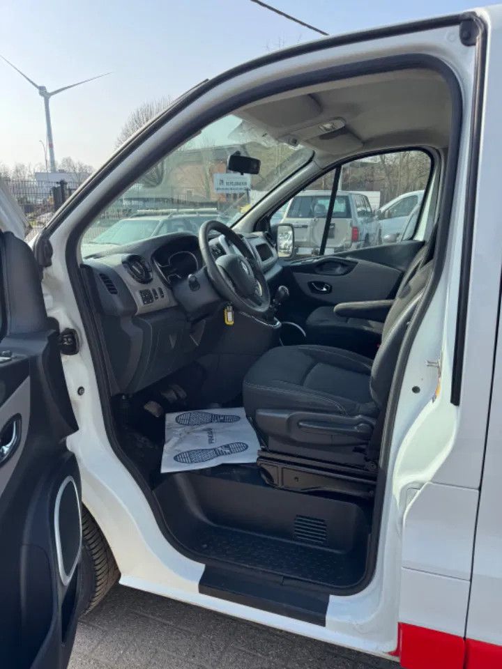 Renault Trafic **AMBULANCE-RETTUNGSWAGEN**