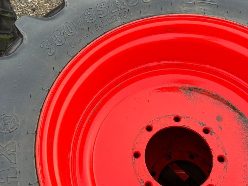 BKT 380/90R46 + 380/85R30 Fendt 415 spor 1.75m 8+8 huls