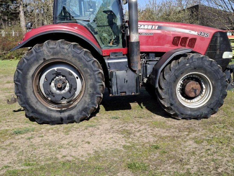 Case IH Magnum 335
