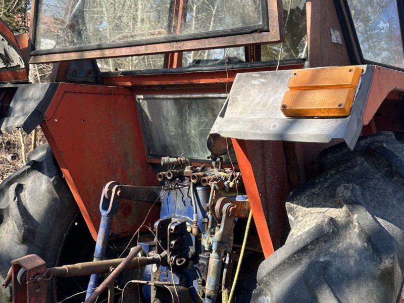 Same 90 hk. Starter og kører fint. Skal have 1 nyt bagdæk, er sprunge