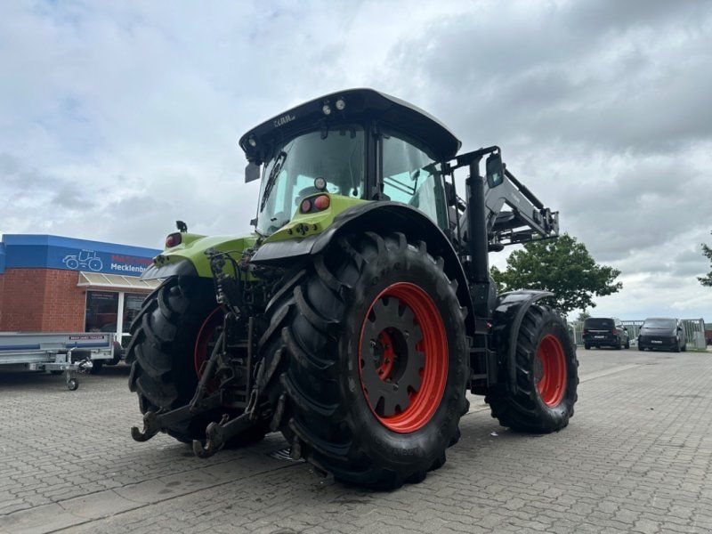 Claas Arion 550