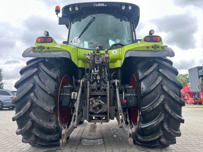 Claas Arion 550