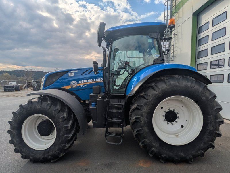 New Holland T7.230