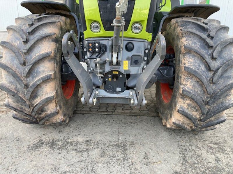 Claas Axion 830