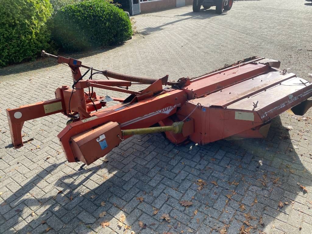 Kuhn 2.82