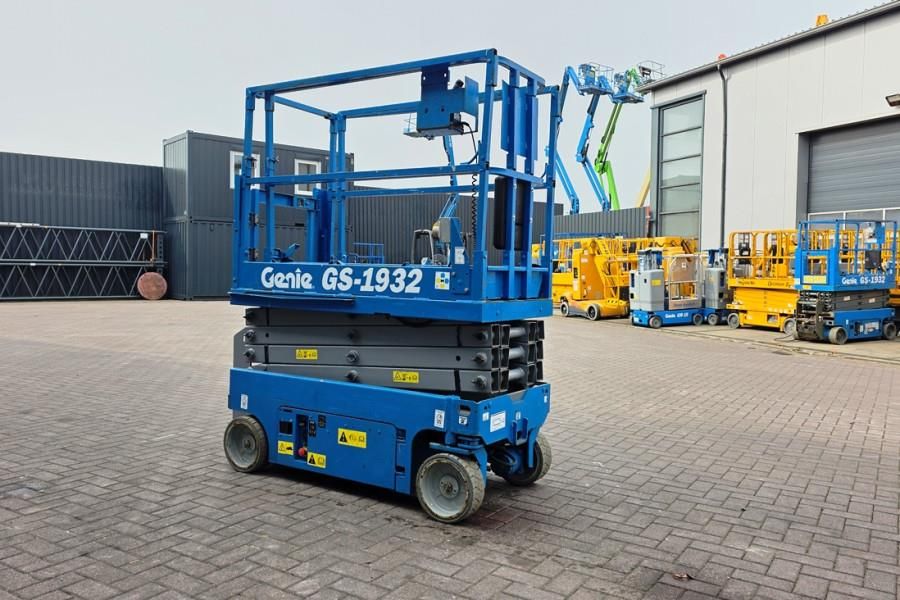Genie GS1932 Electric, Working Height 7.8 m, 227kg Capac