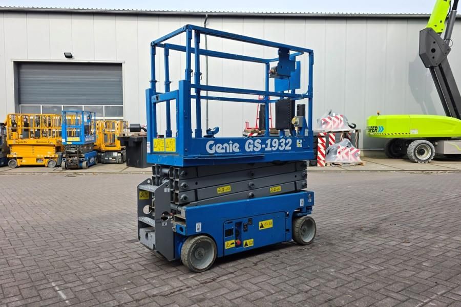 Genie GS1932 Electric, Working Height 7.8 m, 227kg Capac