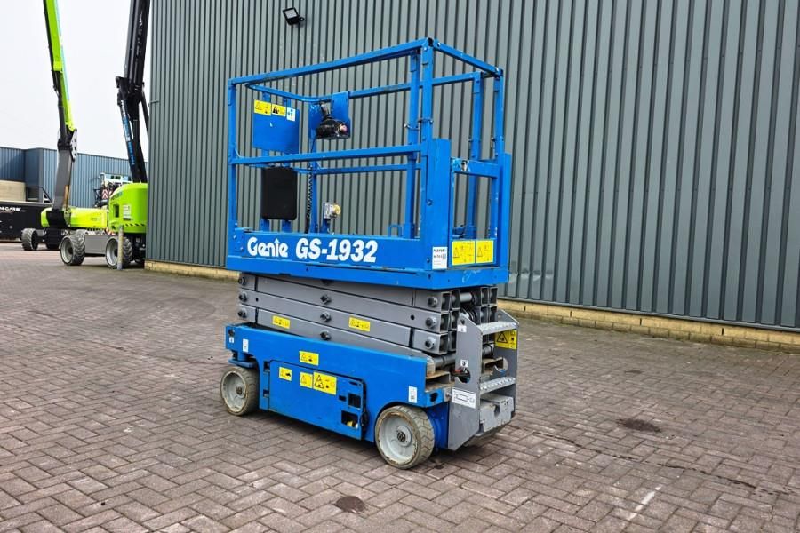 Genie GS1932 Electric, Working Height 7.8 m, 227kg Capac