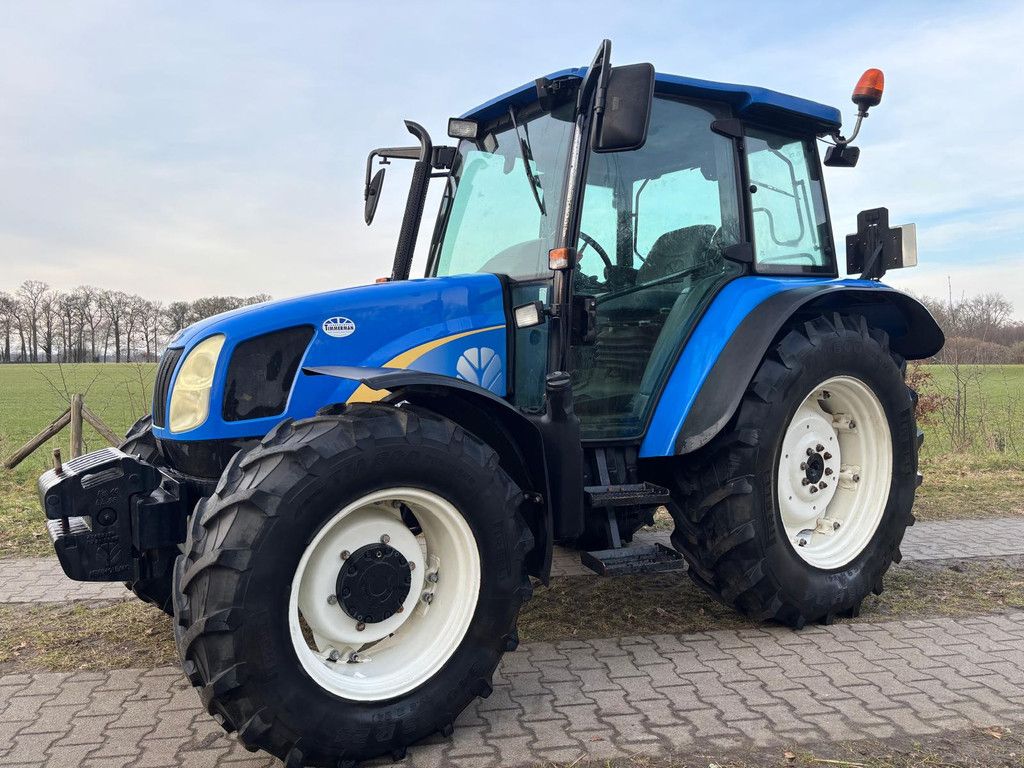 New Holland TL80A