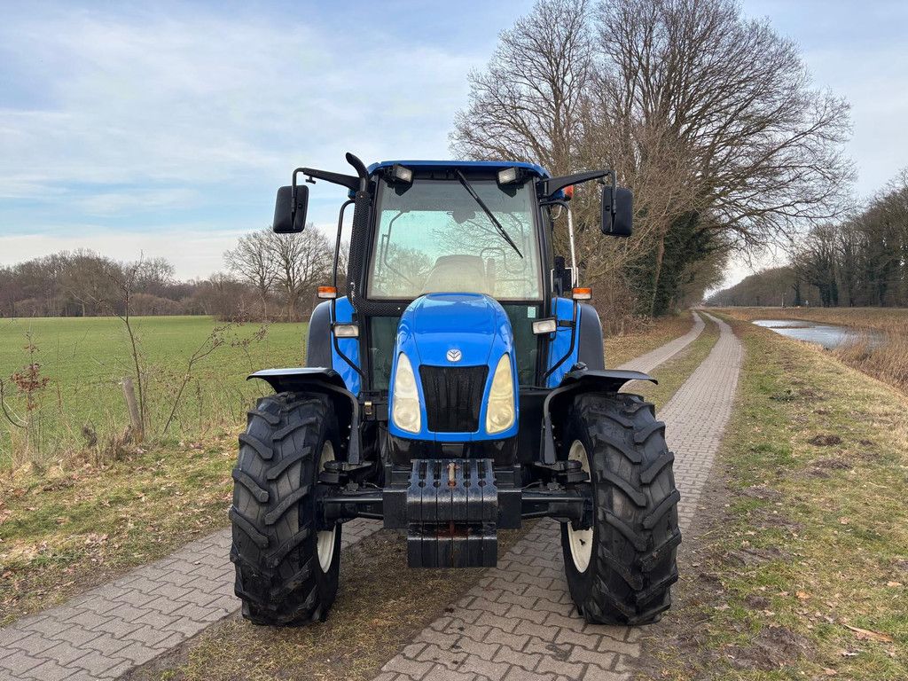 New Holland TL80A