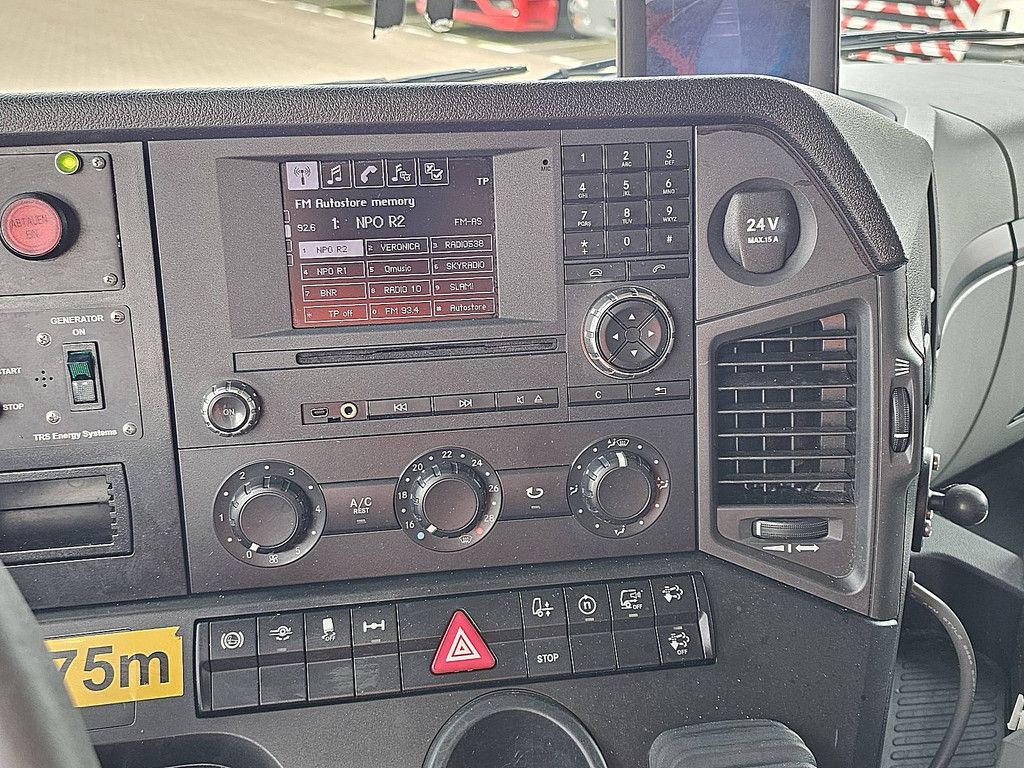 MERCEDES-BENZ ANTOS 1835 frigo taillift