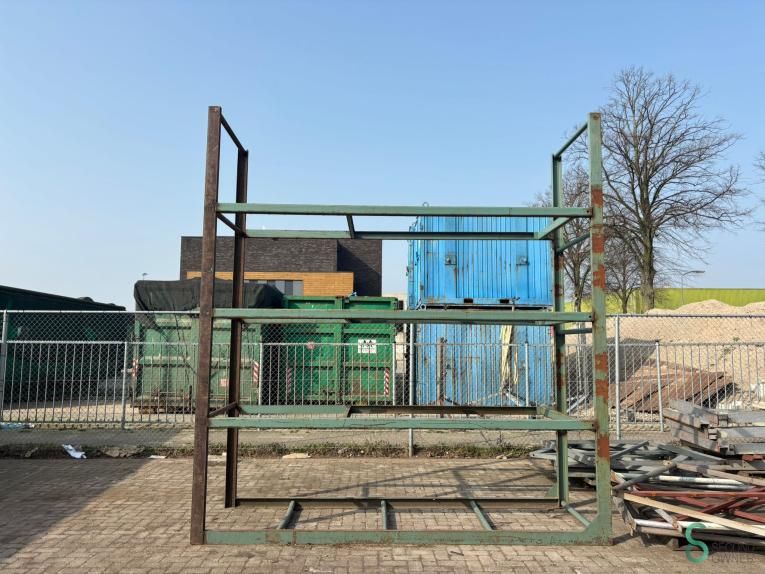 Pallet racking Unknown