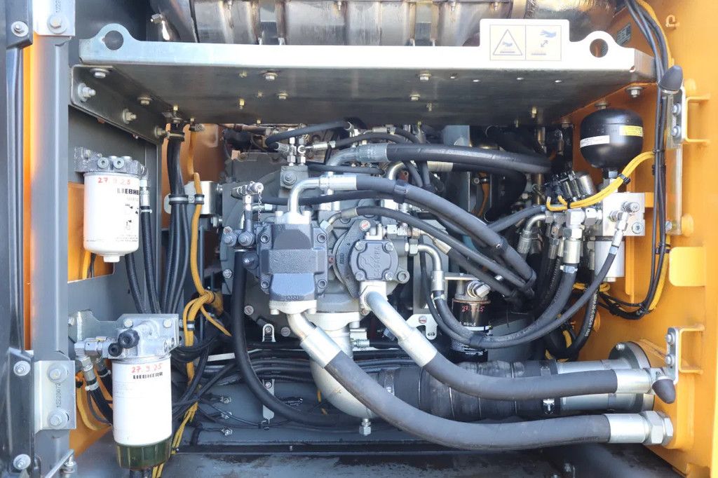 Liebherr R924 LC | ROTOTILT + GRIPPER | 2X BUCKET