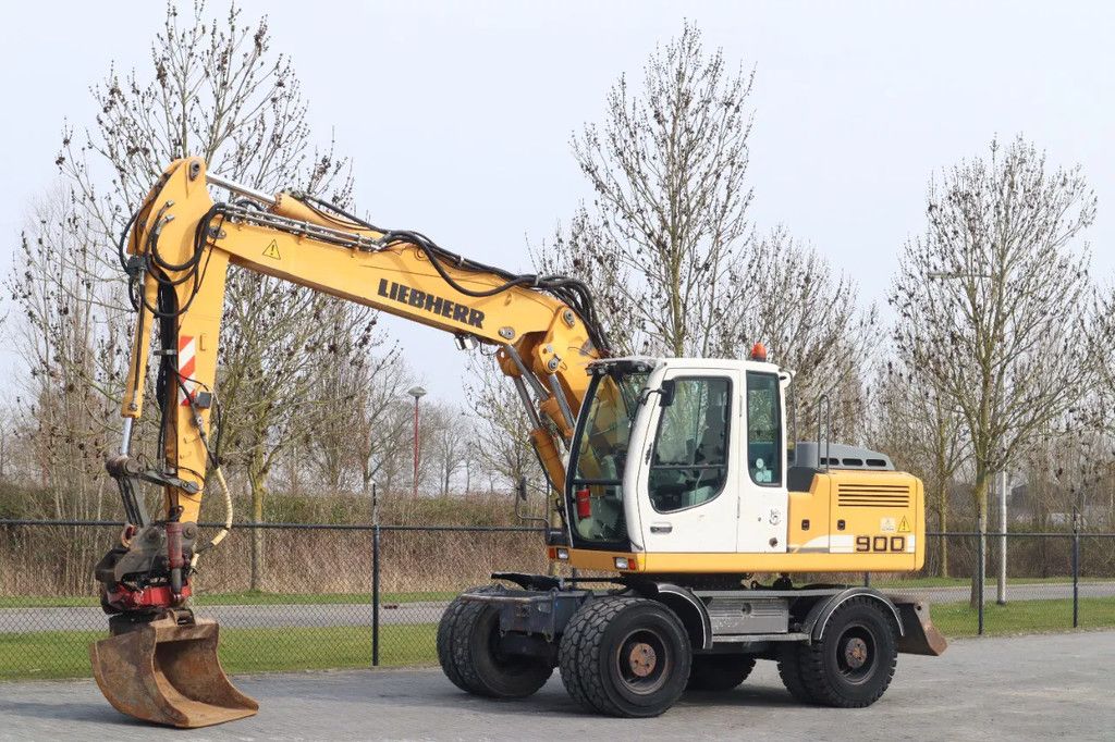 Liebherr A900C | ROTOTILT | BUCKET | GOOD TIRES