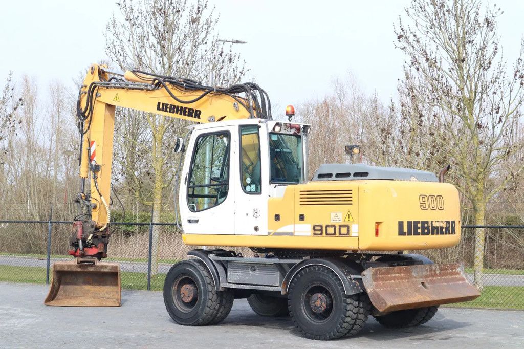 Liebherr A900C | ROTOTILT | BUCKET | GOOD TIRES