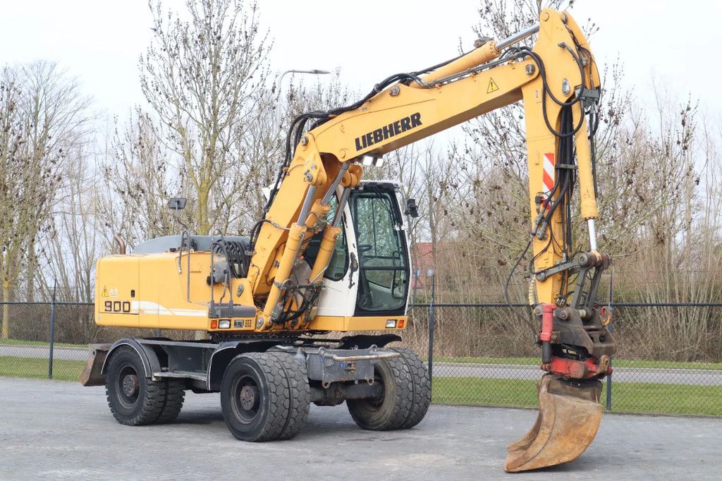 Liebherr A900C | ROTOTILT | BUCKET | GOOD TIRES