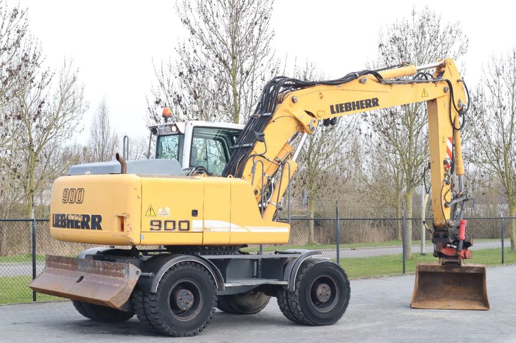 Liebherr A900C | ROTOTILT | BUCKET | GOOD TIRES