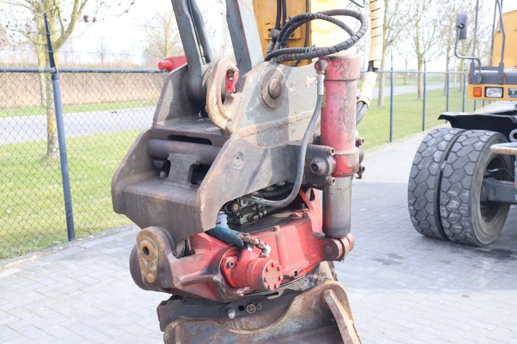 Liebherr A900C | ROTOTILT | BUCKET | GOOD TIRES