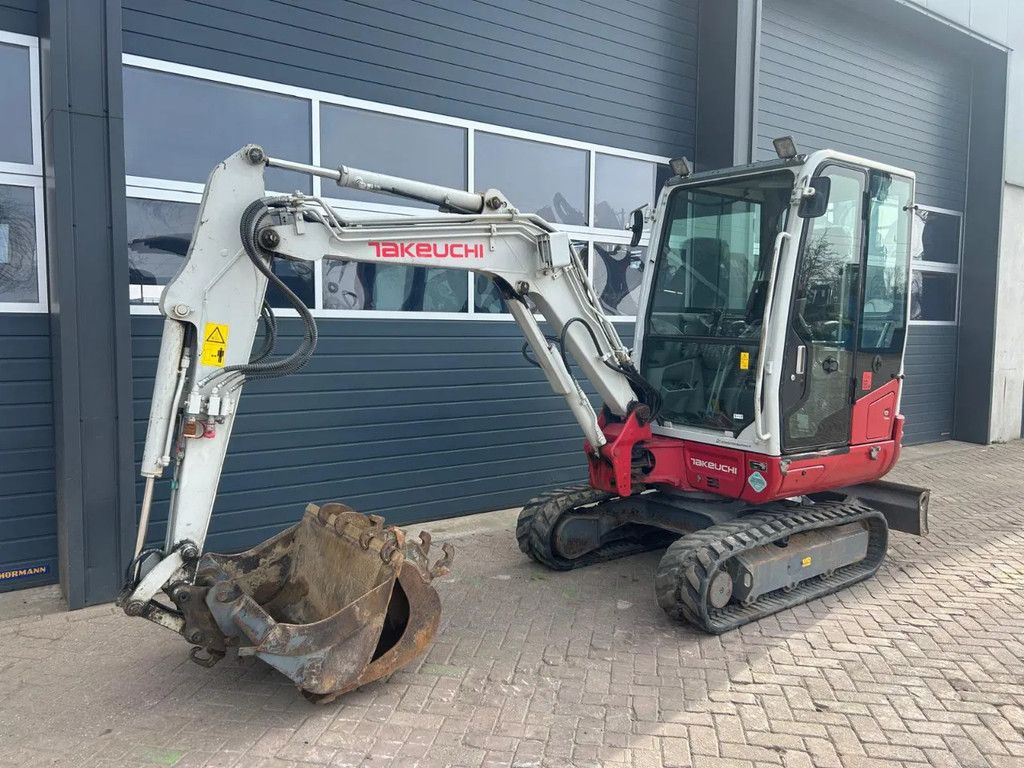 Takeuchi TB230