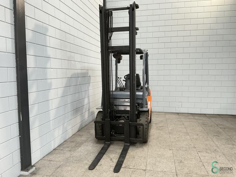 Gabelstapler Diesel Toyota 02-8 FDF 25 2019