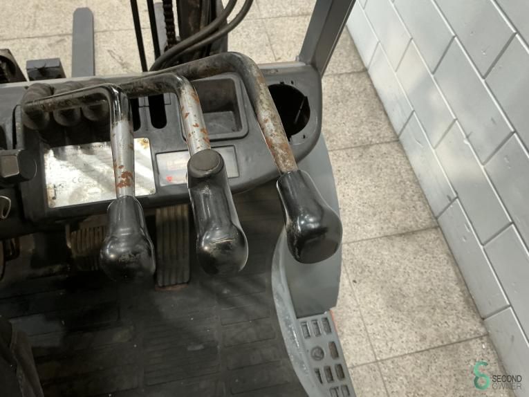 Gabelstapler Diesel Toyota 02-8 FDF 25 2019