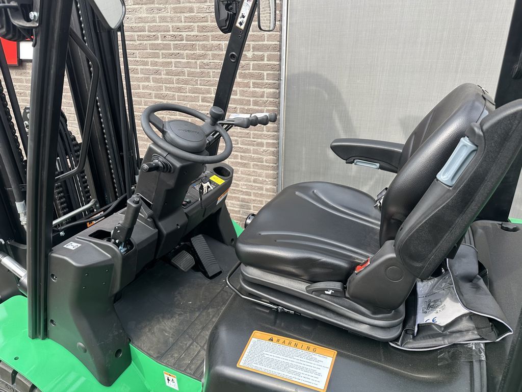 Hangcha CPD38-XEY2HA-SI Li-Ion Heftruck