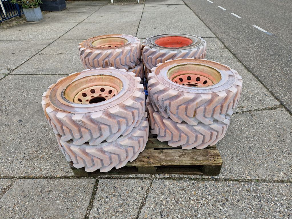 Overige Outrigger volrubber non marking hoogwerkerbanden