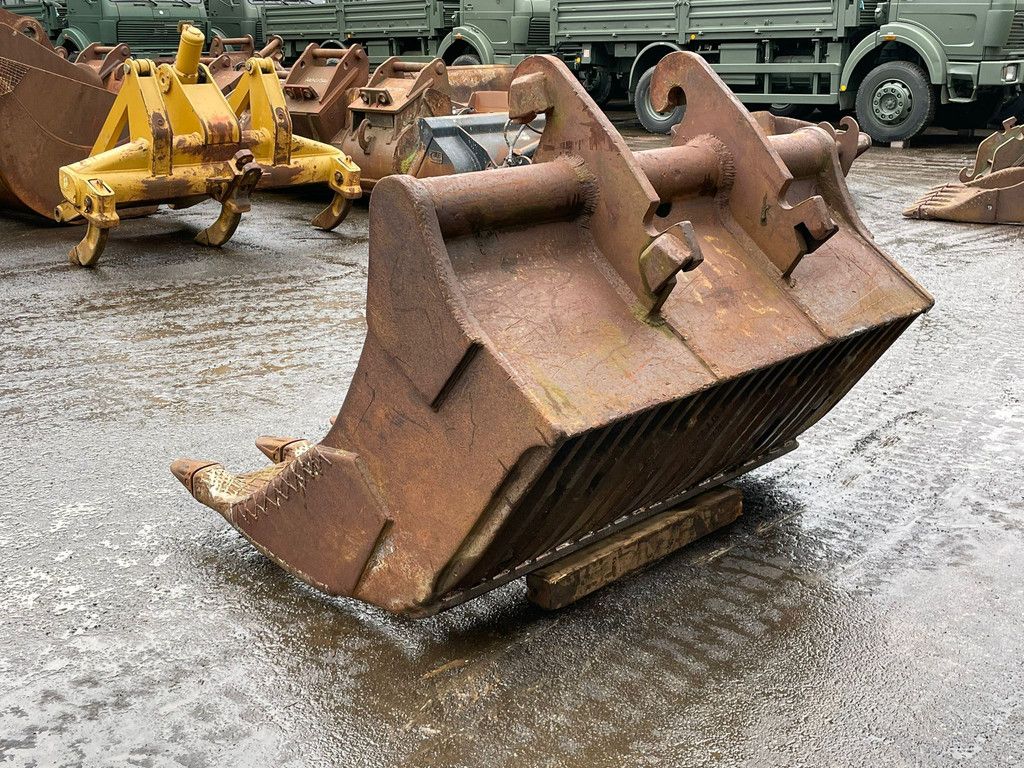 Verachtert Skeleton bucket