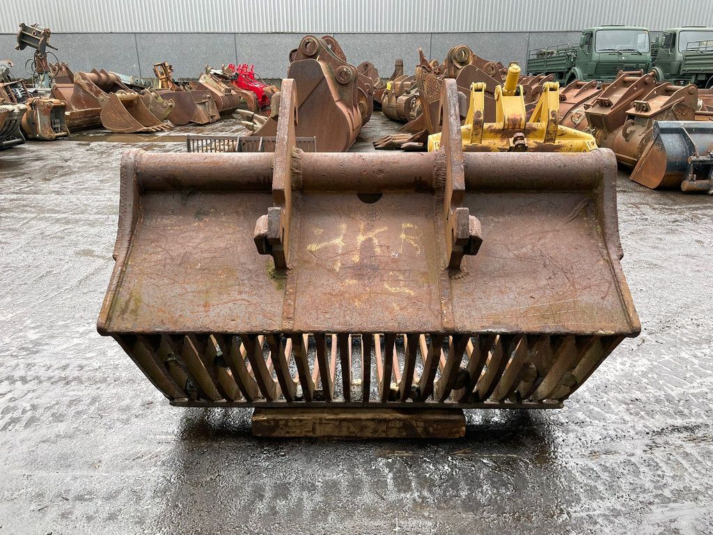 Verachtert Skeleton bucket