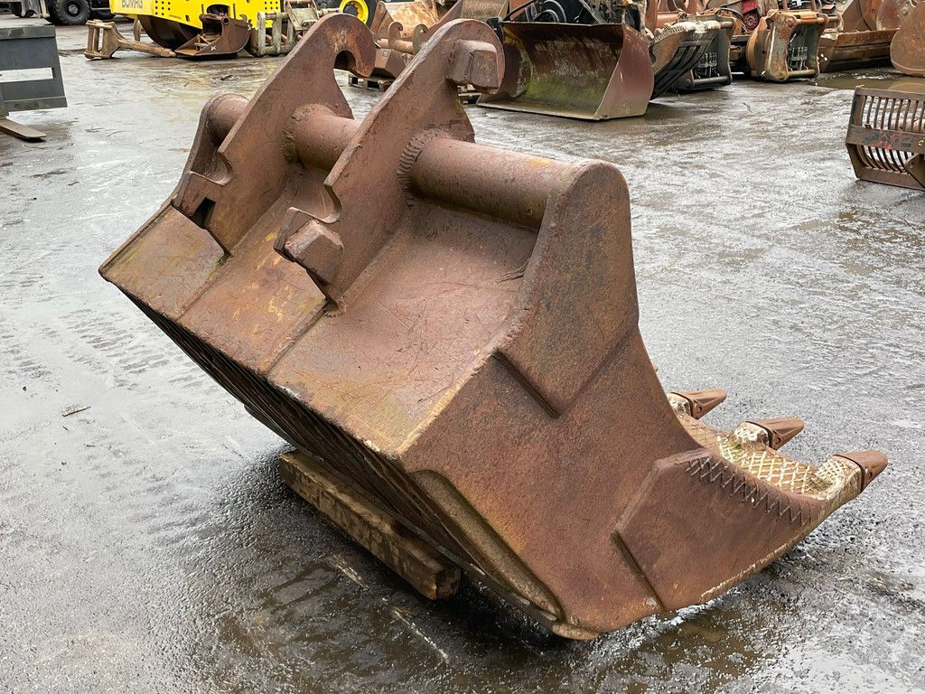 Verachtert Skeleton bucket