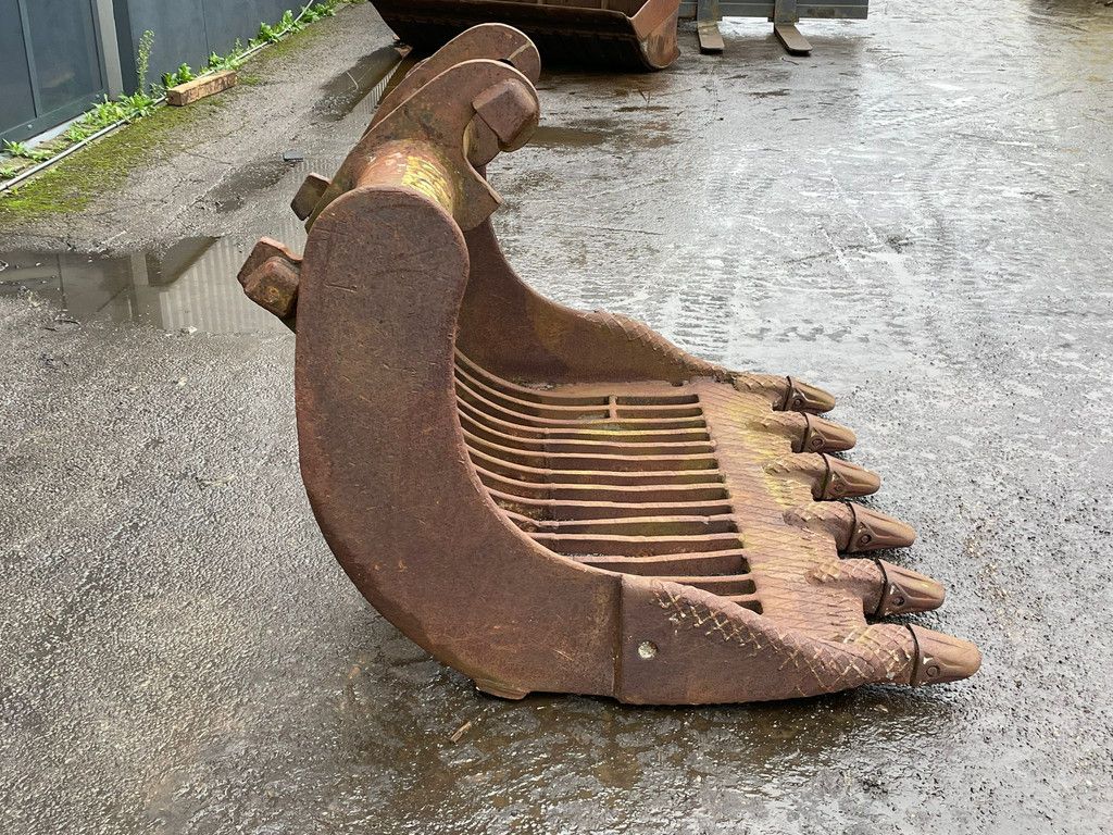 Verachtert Skeleton bucket