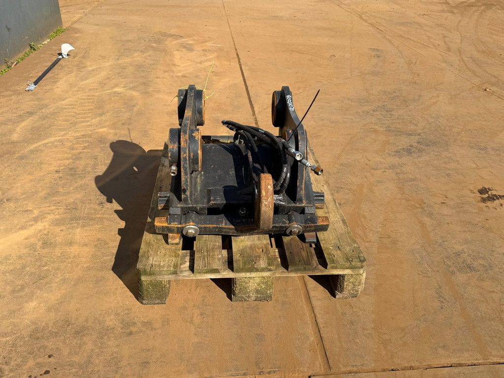 Caterpillar Quick coupler CW 40 H4N