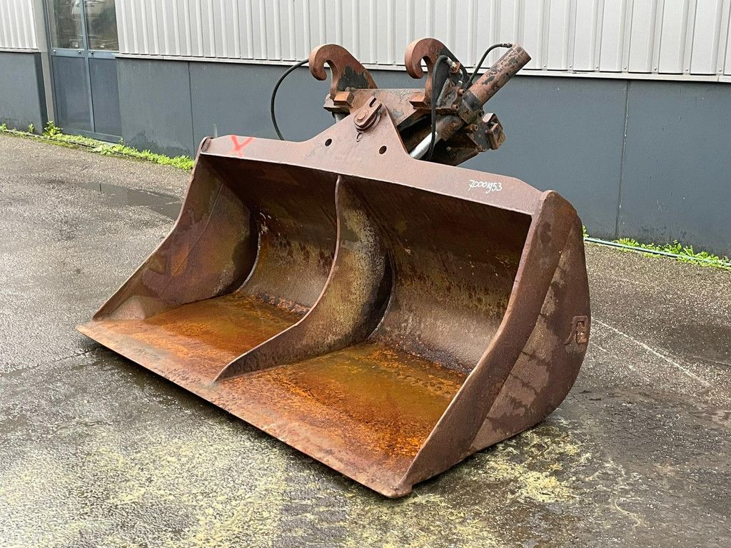 Tilting bucket CW-40