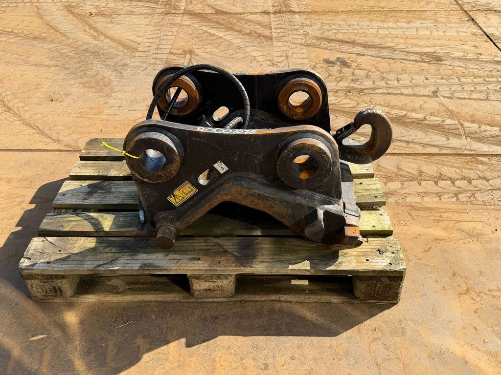 Caterpillar Quick coupler CW 40 H4N