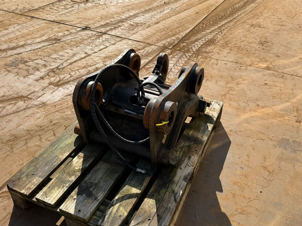 Caterpillar Quick coupler CW 40 H4N