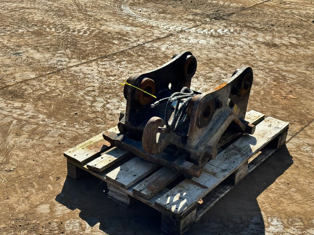 Caterpillar Quick coupler CW 40 H4N