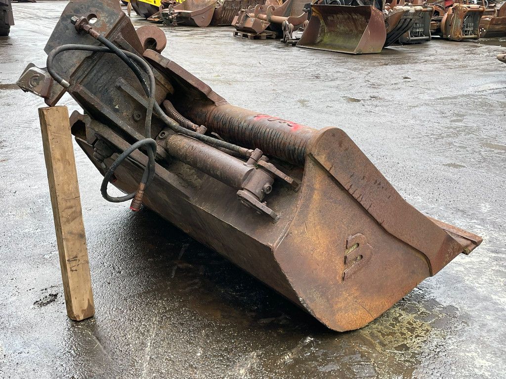 Tilting bucket CW40