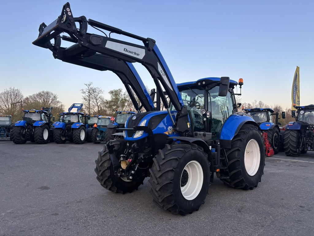 NEW HOLLAND T7.210 AC + frontlader