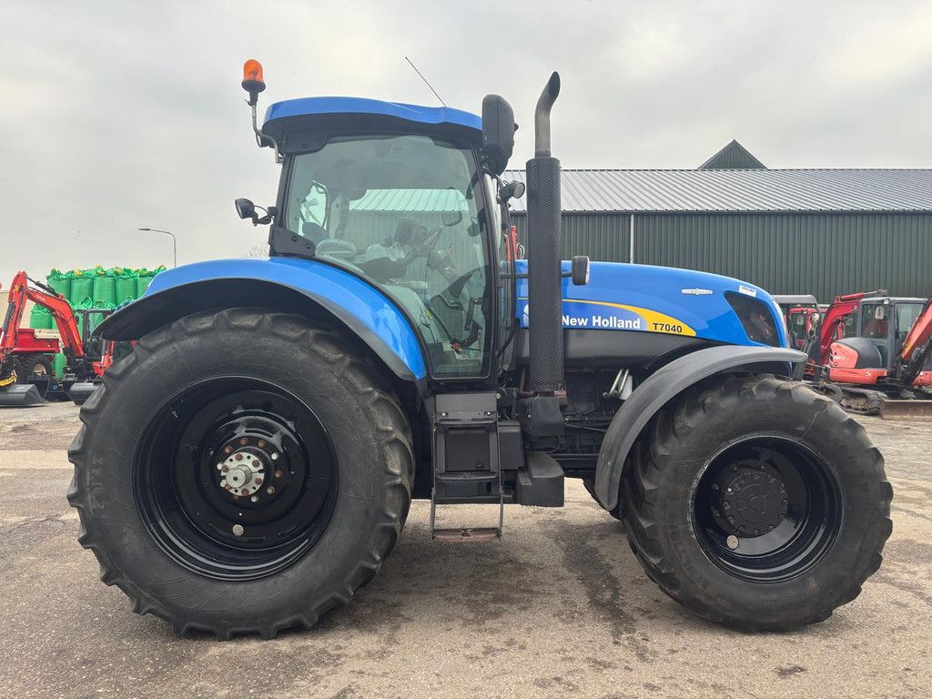 NEW HOLLAND T7040 AC