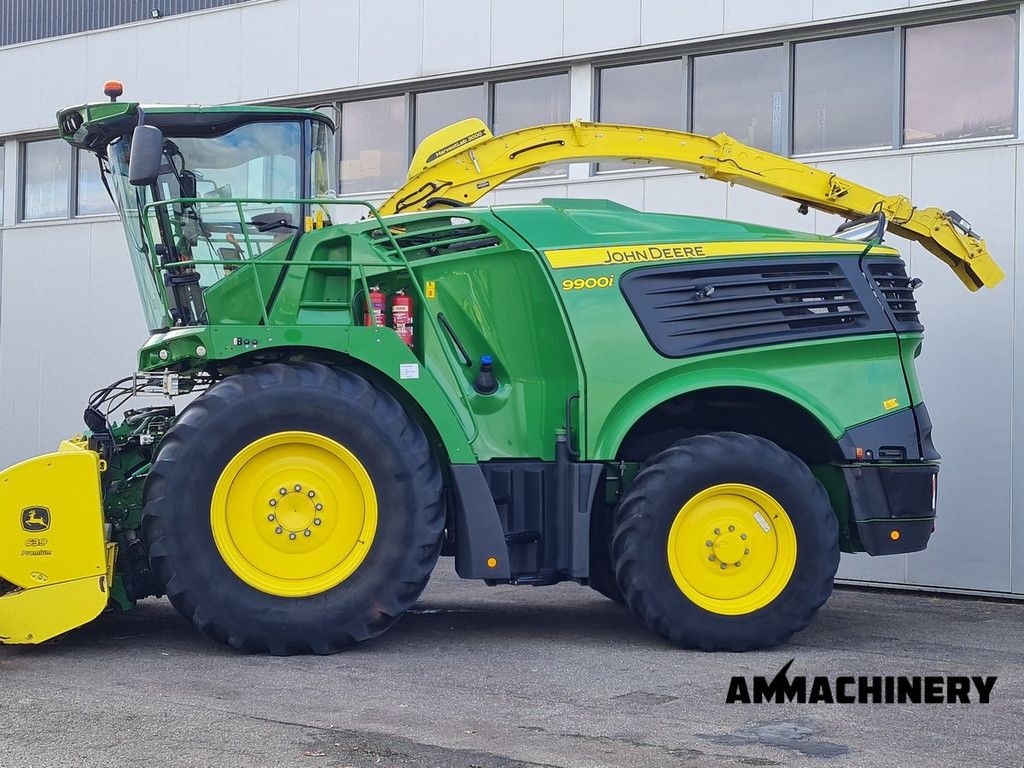 John Deere 9900i including John Deere 639 Premium
