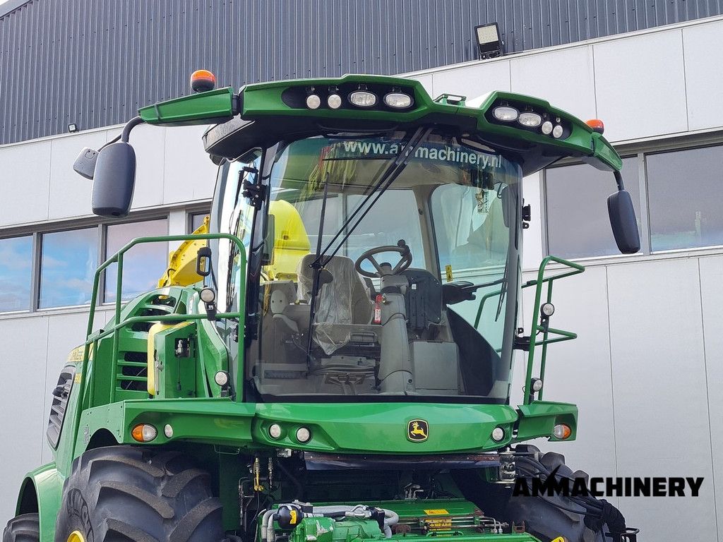 John Deere 9900i including John Deere 639 Premium