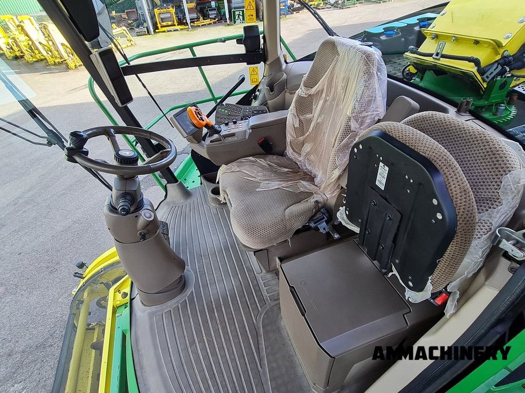 John Deere 9900i including John Deere 639 Premium