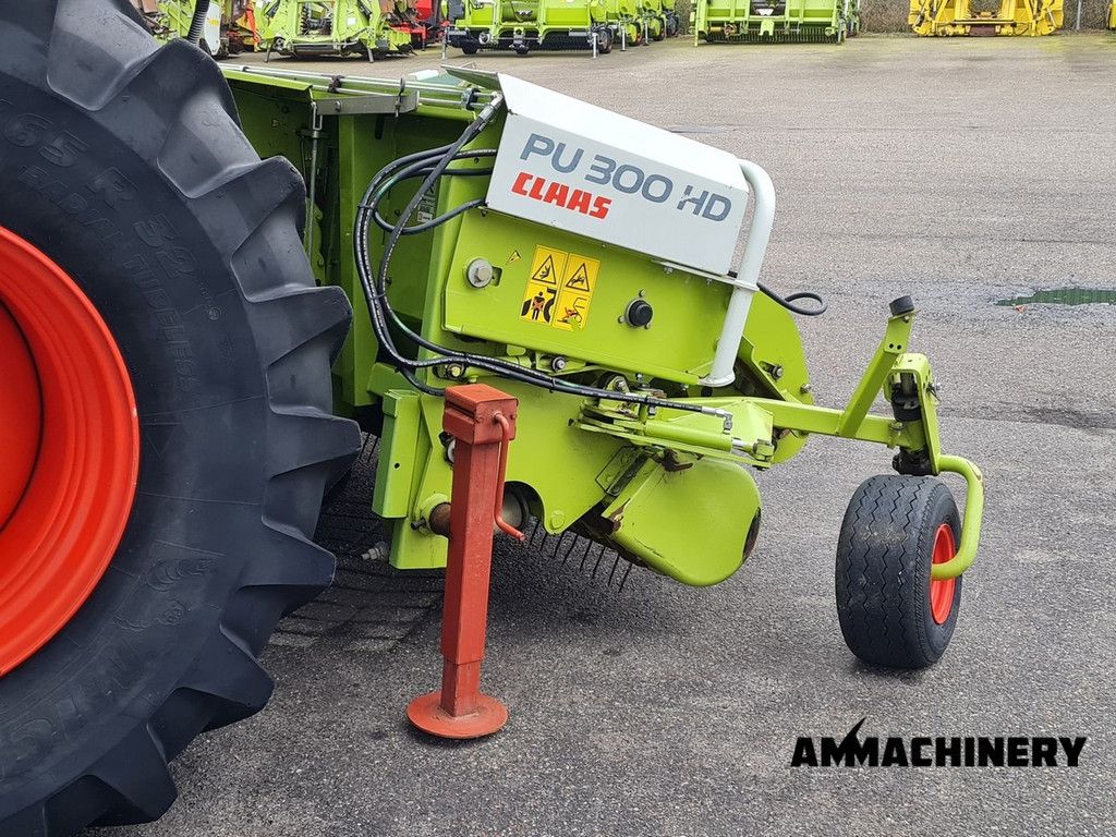 Claas PU300HD hydraulic wheels