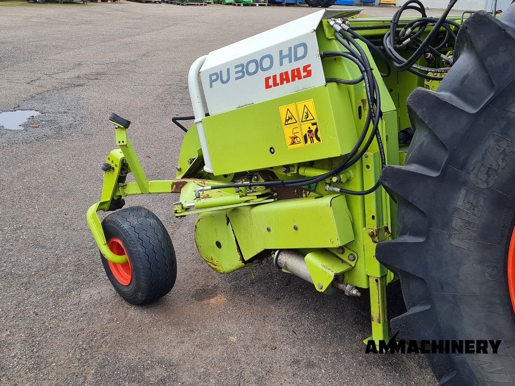 Claas PU300HD hydraulic wheels