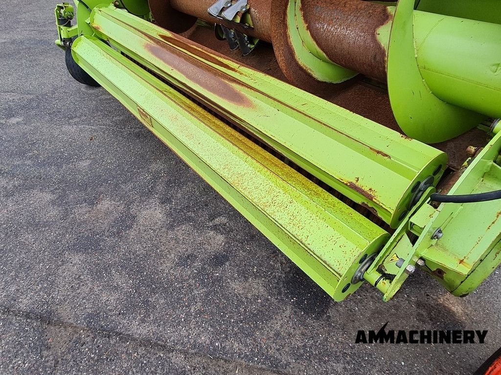 Claas PU300HD hydraulic wheels