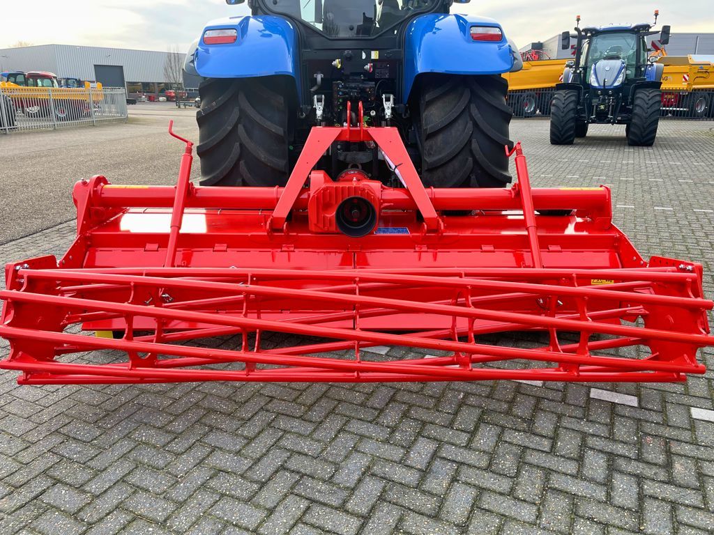 Kuhn EL162-300 Frees met Kooirol