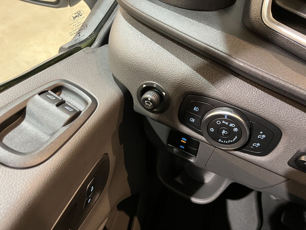 Ford E-Transit 390 (3500 kg) L3 Trend 68 kWh RWD Kipper / Tipper / 100% Elektrisch / Airco / Cruise Control / Camera / CarPlay / Navigatie / 3-Zits / 1.600 KM !!