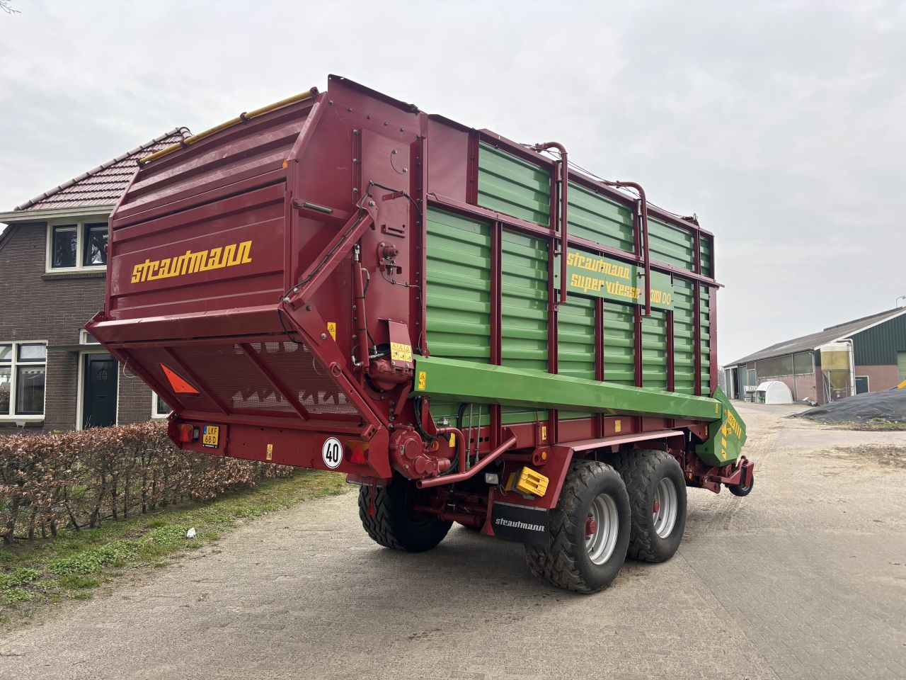 Strautmann super vitesse 3101 CFS DO opraapwagen