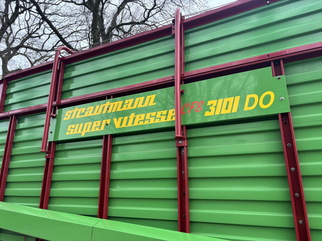 Strautmann super vitesse 3101 CFS DO opraapwagen